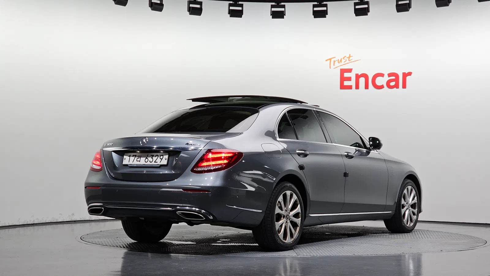 Mercedes-Benz Classe E E300 4MATIC Exclusive (W213) 2019 — photo 1 sur 34