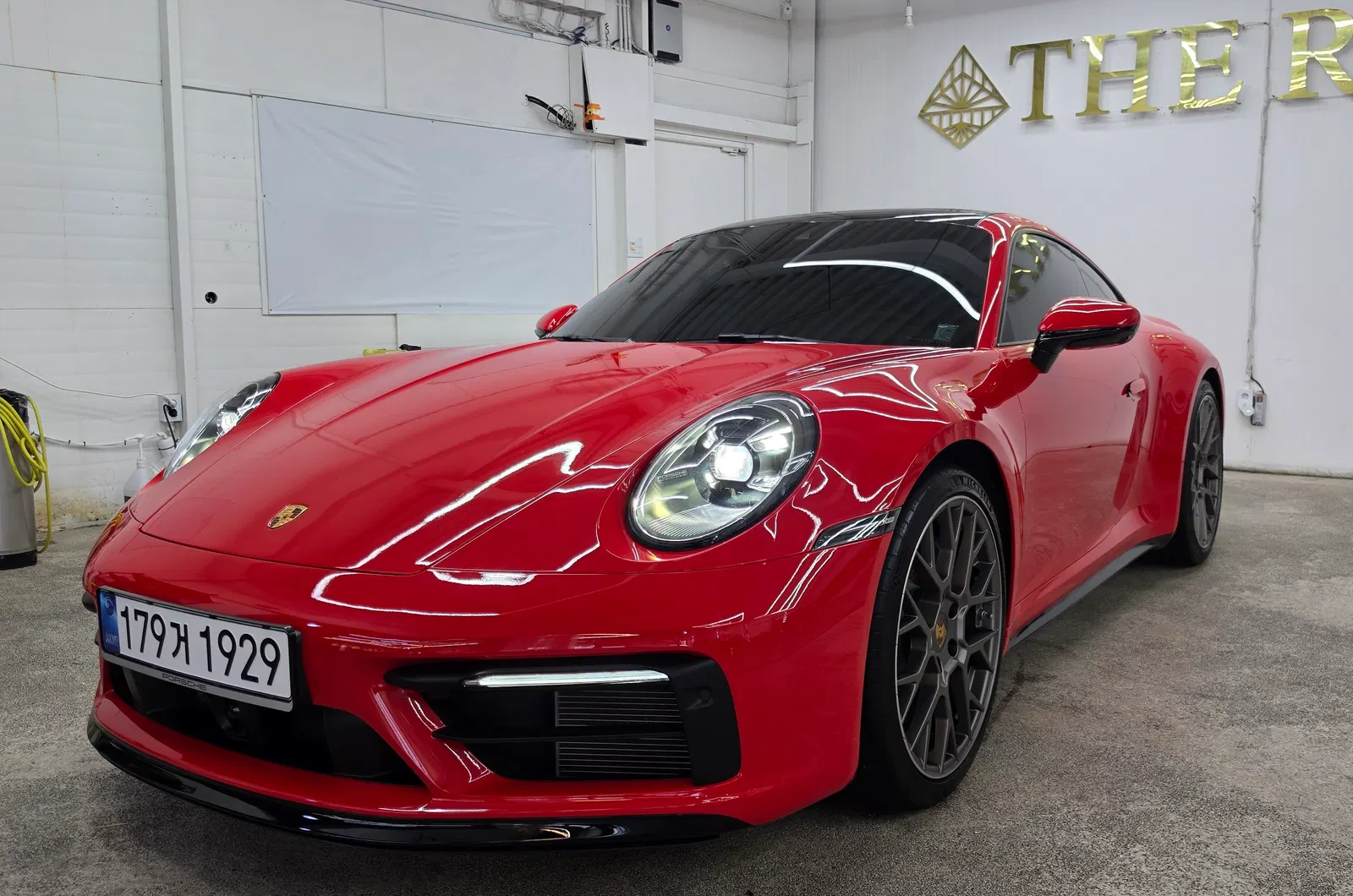 Porsche 911 (992) Carrera 2024 — photo 1 sur 24
