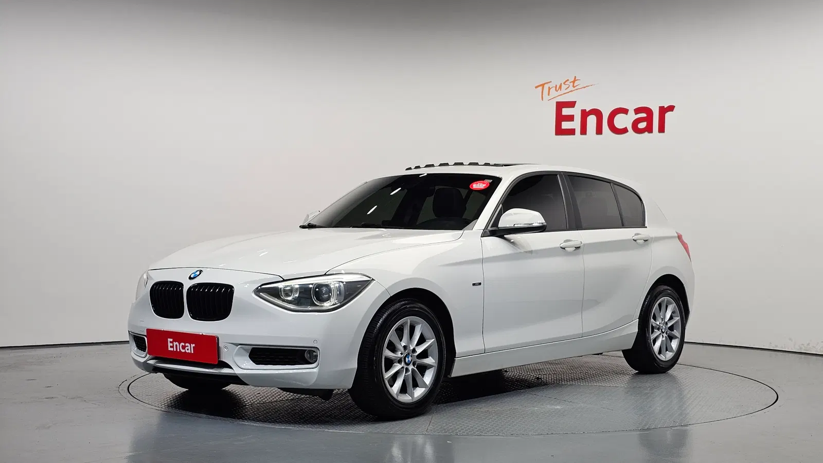 BMW Série 1 (F20) 118d Urban Pack1 5 portes 2014 — photo 1 sur 20