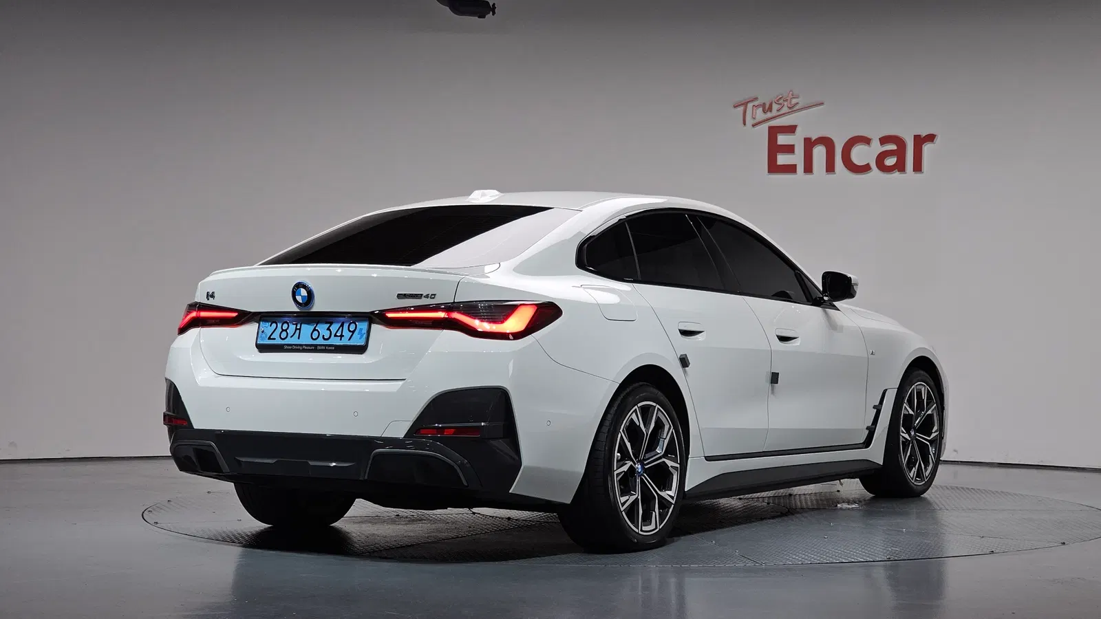 BMW i4 eDrive40 M Sport Pro 2023 — photo 1 sur 37