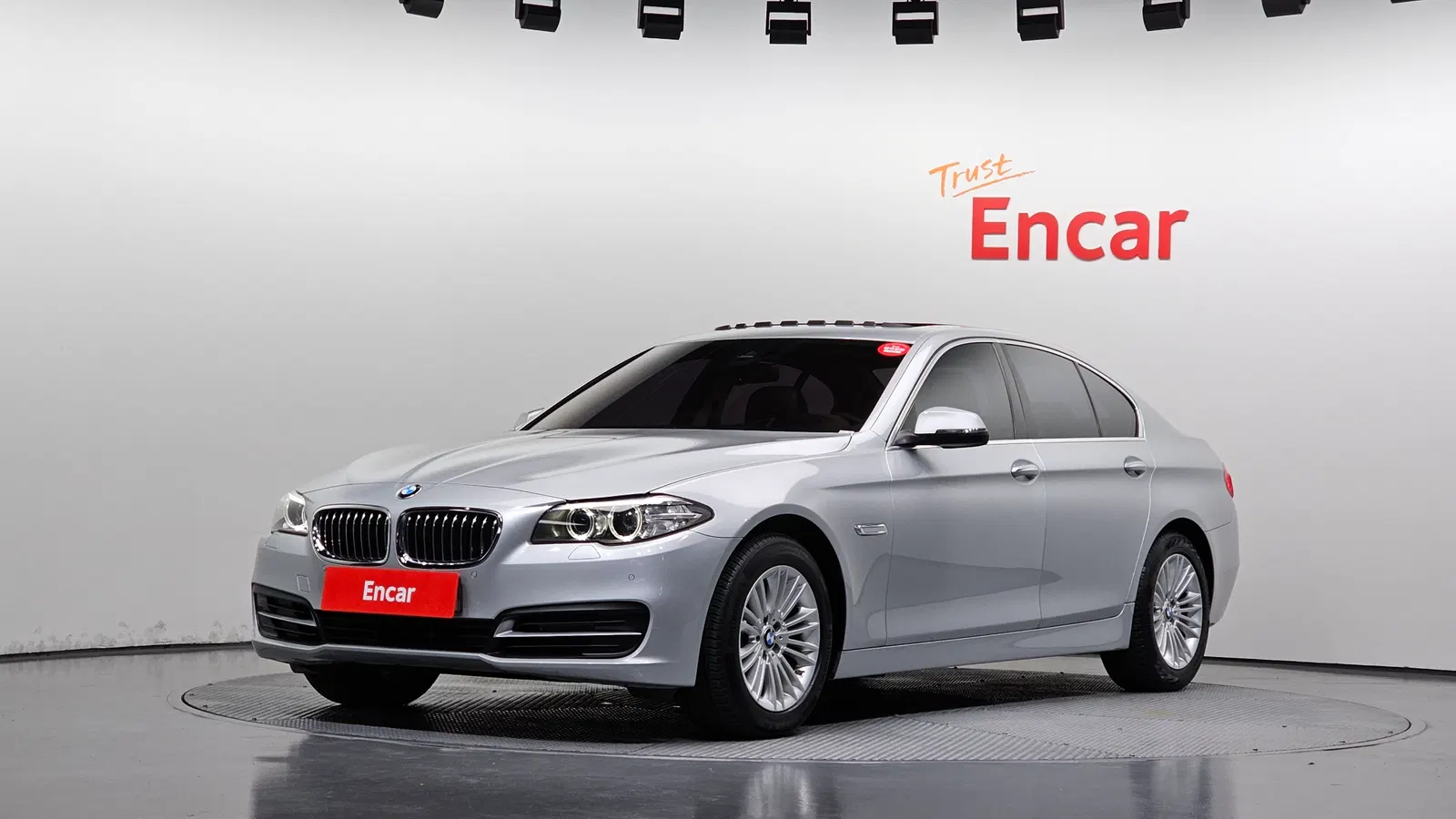 BMW Série 5 (F10) 520d xDrive 2015 — photo 1 sur 20