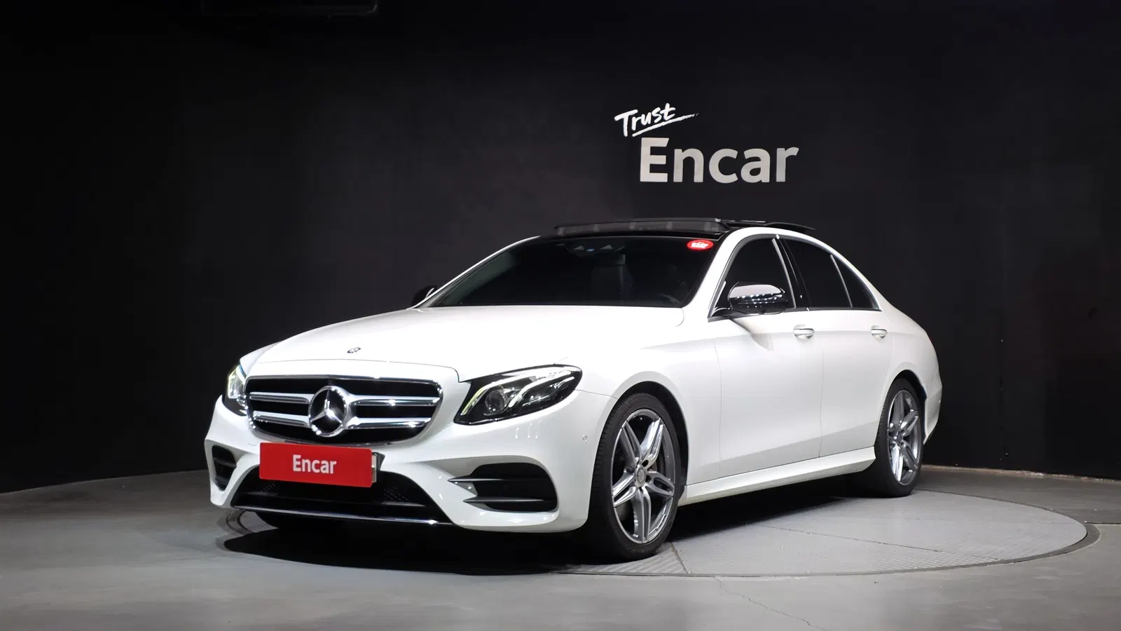 Mercedes-Benz Classe E AMG Line · E300 (W213) 2017 — photo 1 sur 20