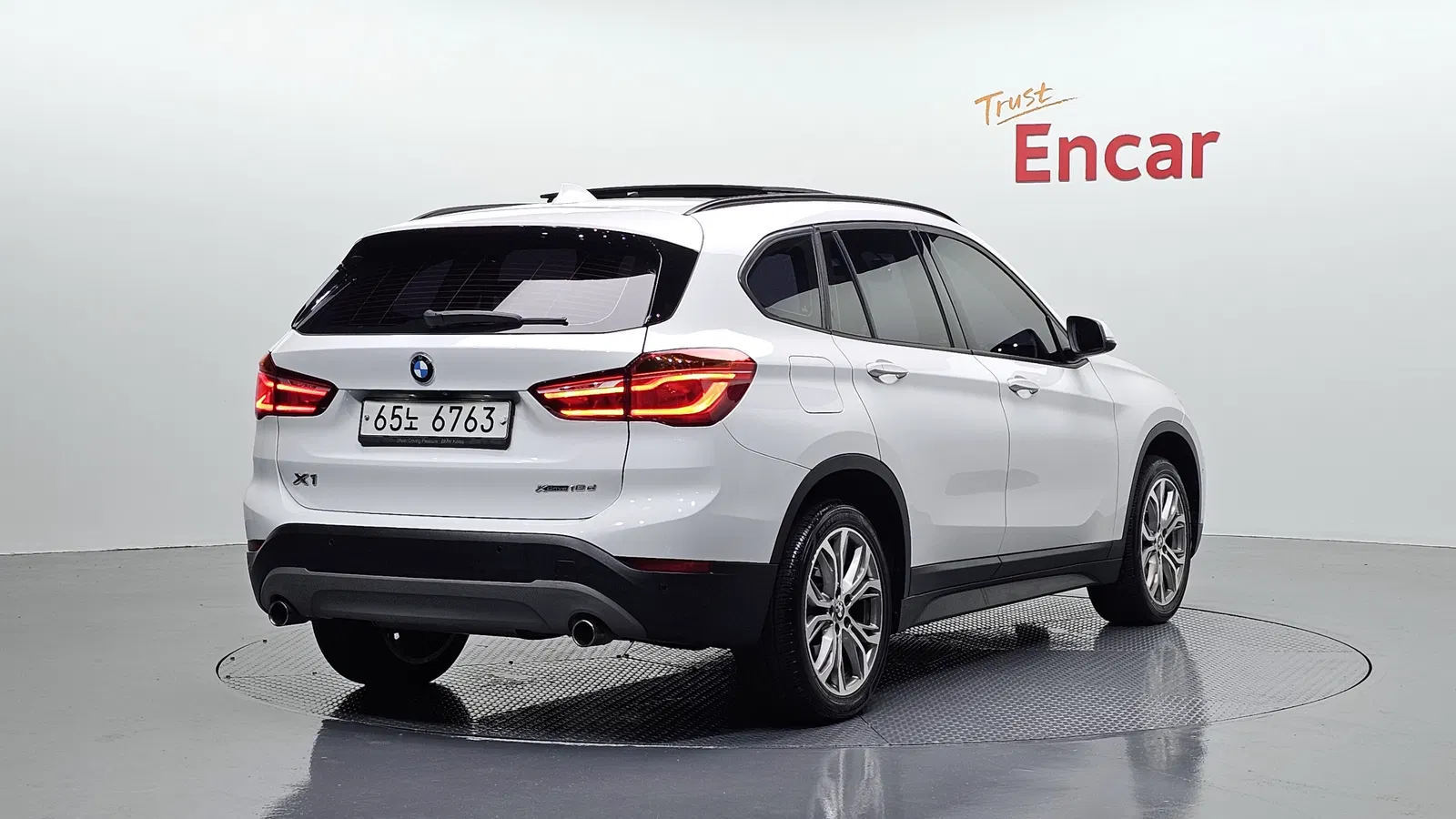 BMW X1 (F48) xDrive 18d Joy 2018 — photo 1 sur 34