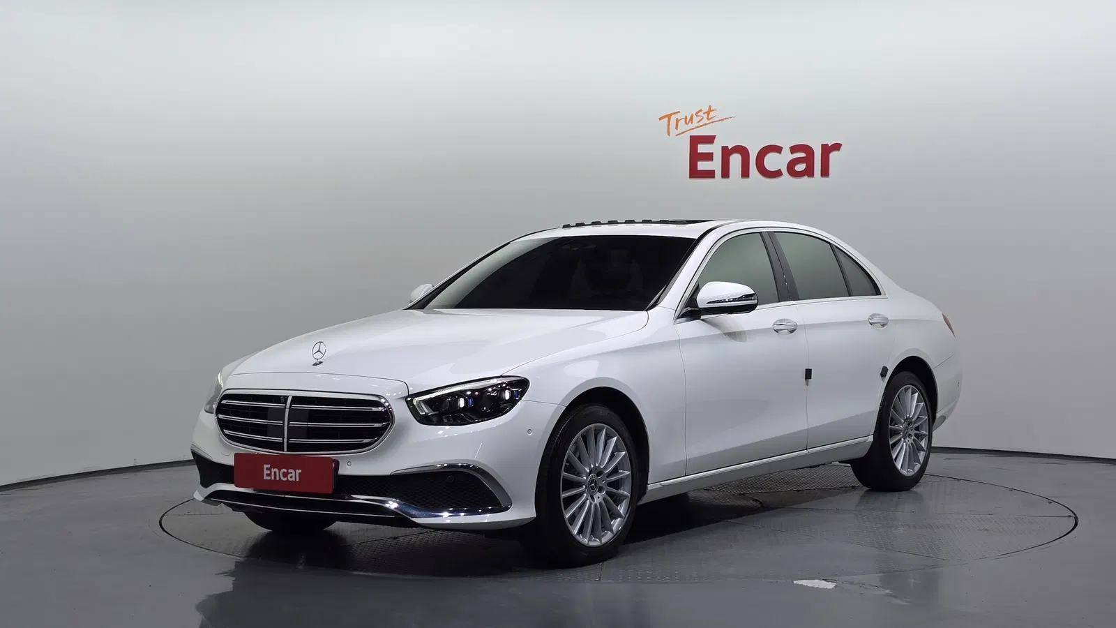 Mercedes-Benz Classe E E220d 4MATIC Exclusive (W213) 2021 — photo 1 sur 35
