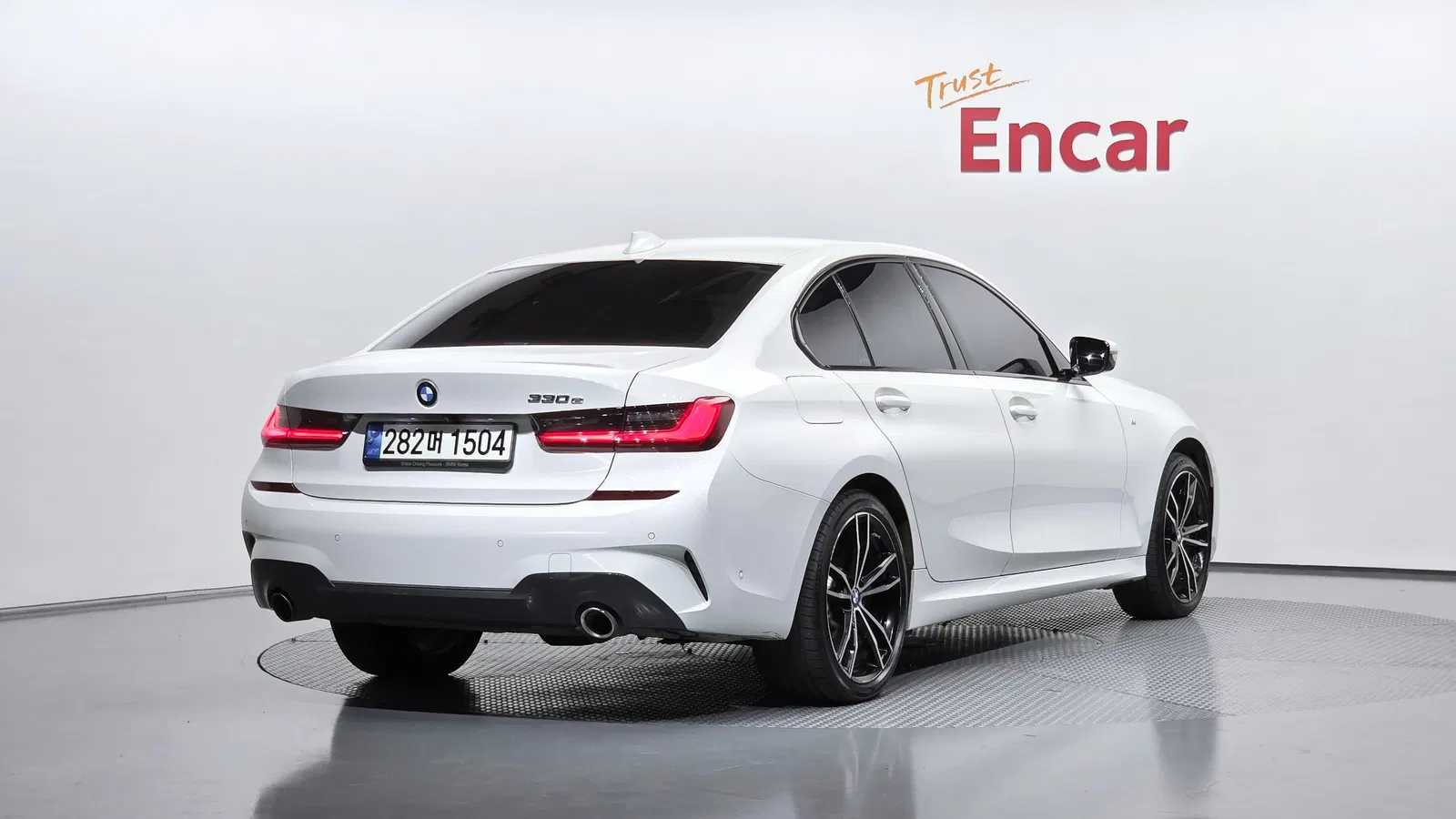 BMW Série 3 (G20) 330e M Sport 2021 — photo 1 sur 33