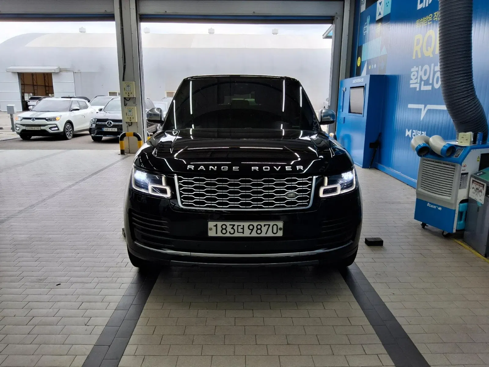 Land Rover Range Rover 4e génération 4.4 SDV8 Vogue SE Diesel 2018 — photo 1 sur 11