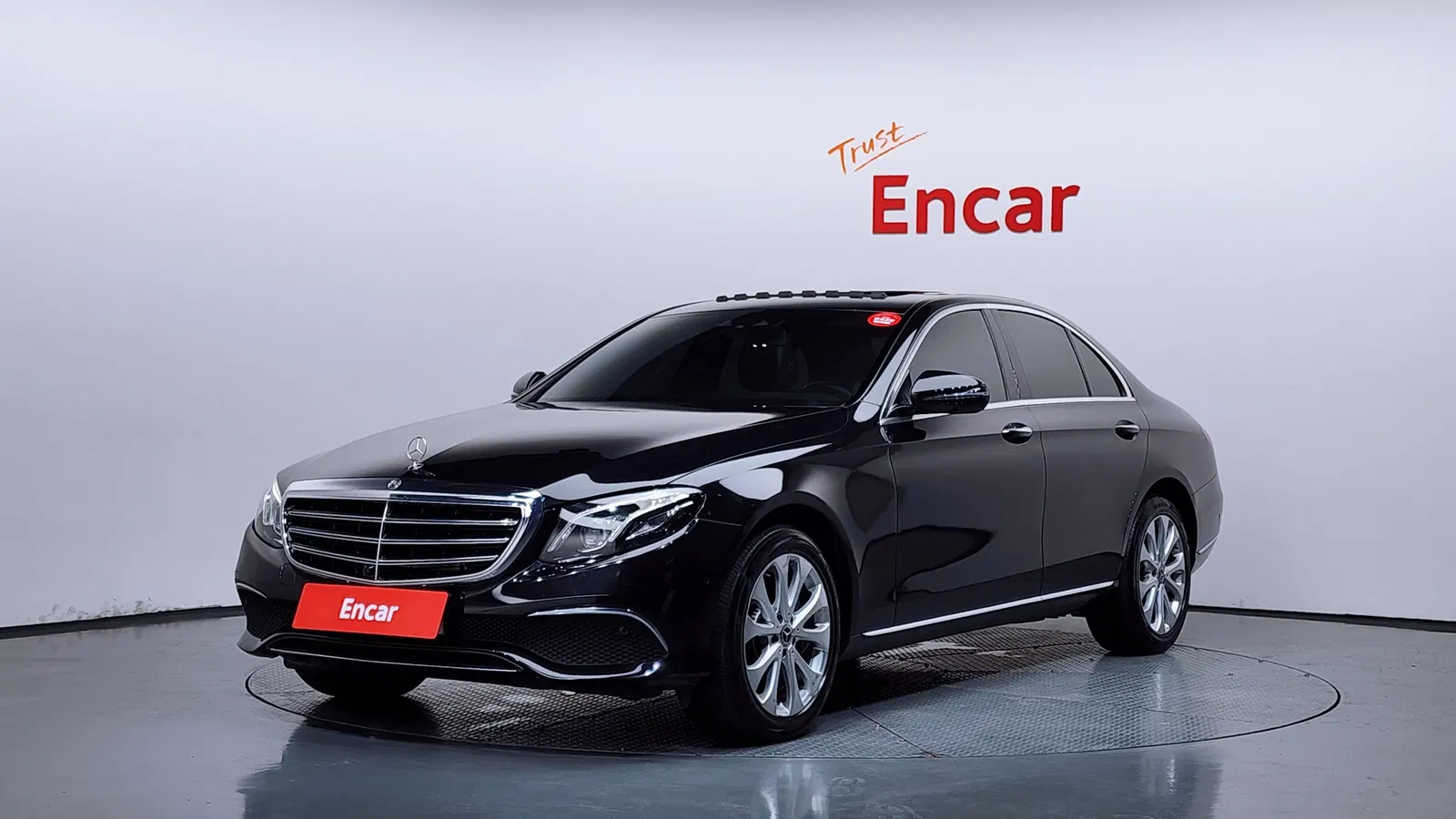Mercedes-Benz Classe E E300 4MATIC Exclusive (W213) 2018 — photo 1 sur 20
