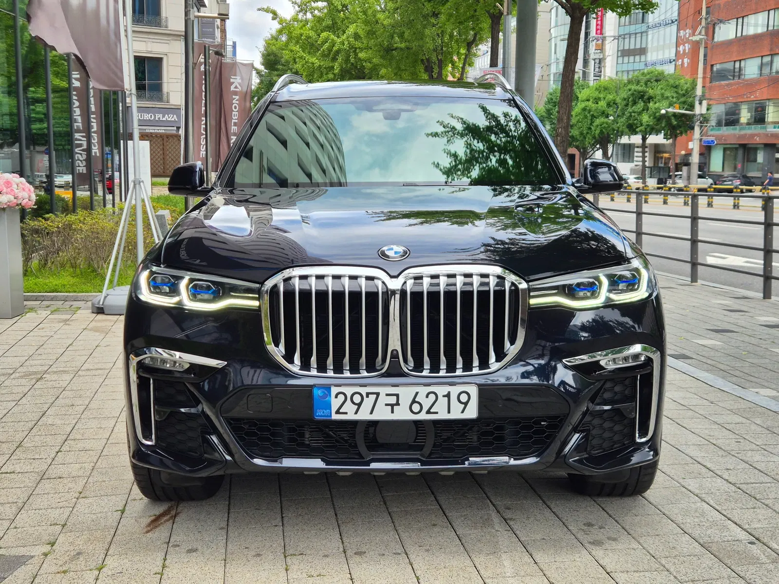 BMW X7 (G07) xDrive 40i M Sport 6 places 2021 — photo 1 sur 26