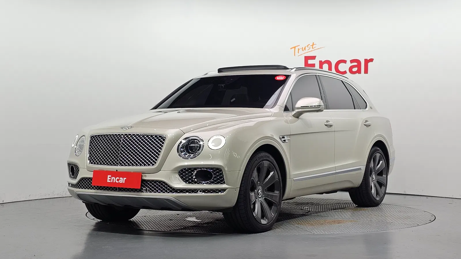 Bentley Bentayga 6.0 W12 2018 — photo 1 sur 20