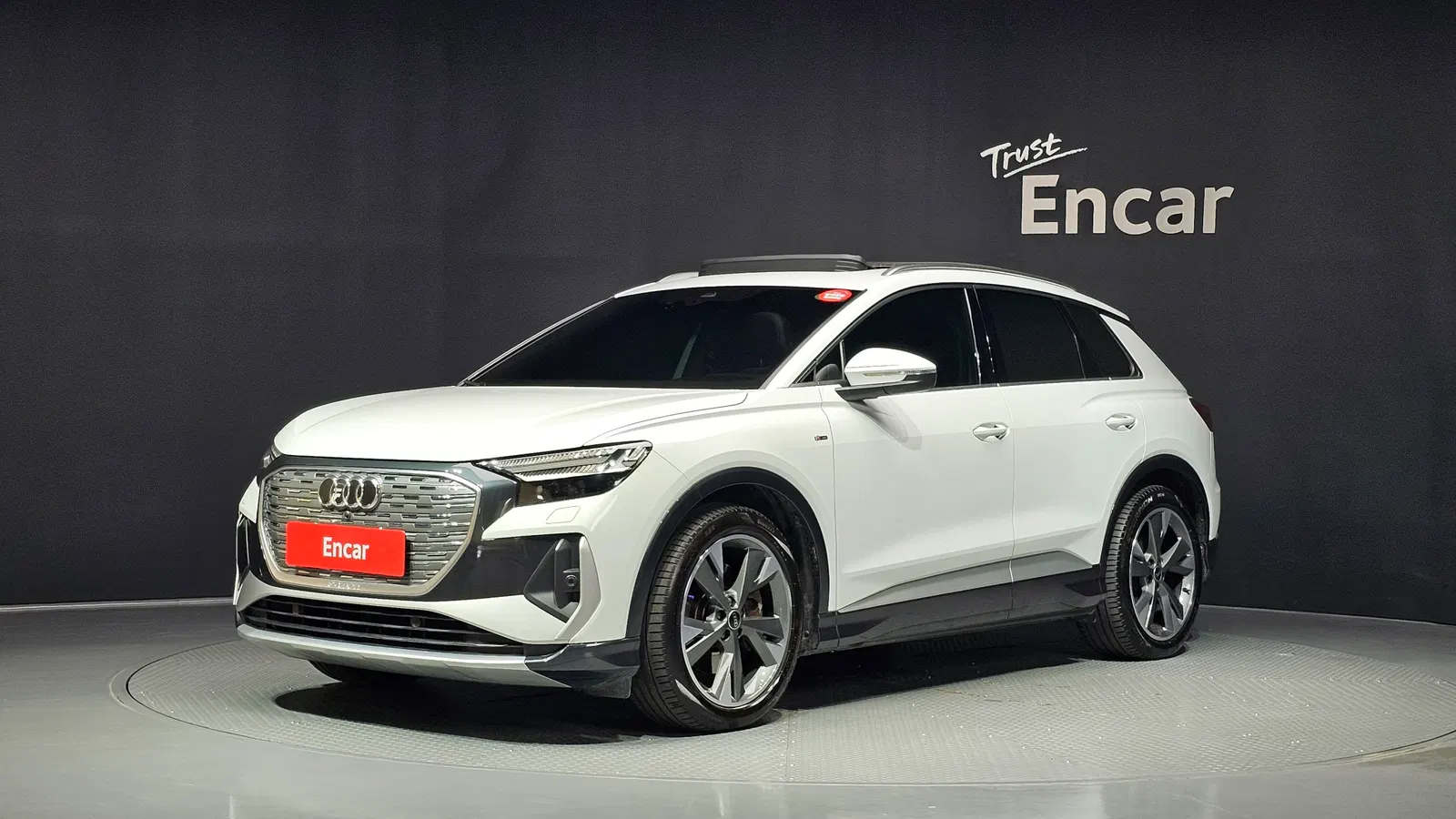 Audi Q4 e-tron (F4) 40 Premium 2022 — photo 1 sur 35