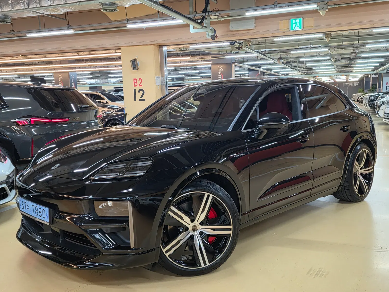 Porsche Macan EV Turbo 2026 — photo 1 sur 20