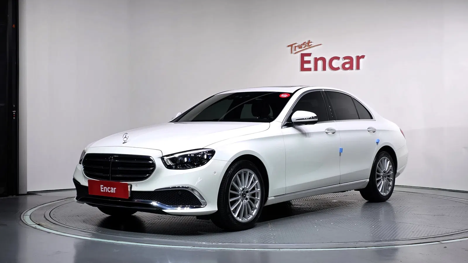 Mercedes-Benz Classe E E250 Exclusive (W213) 2022 — photo 1 sur 33