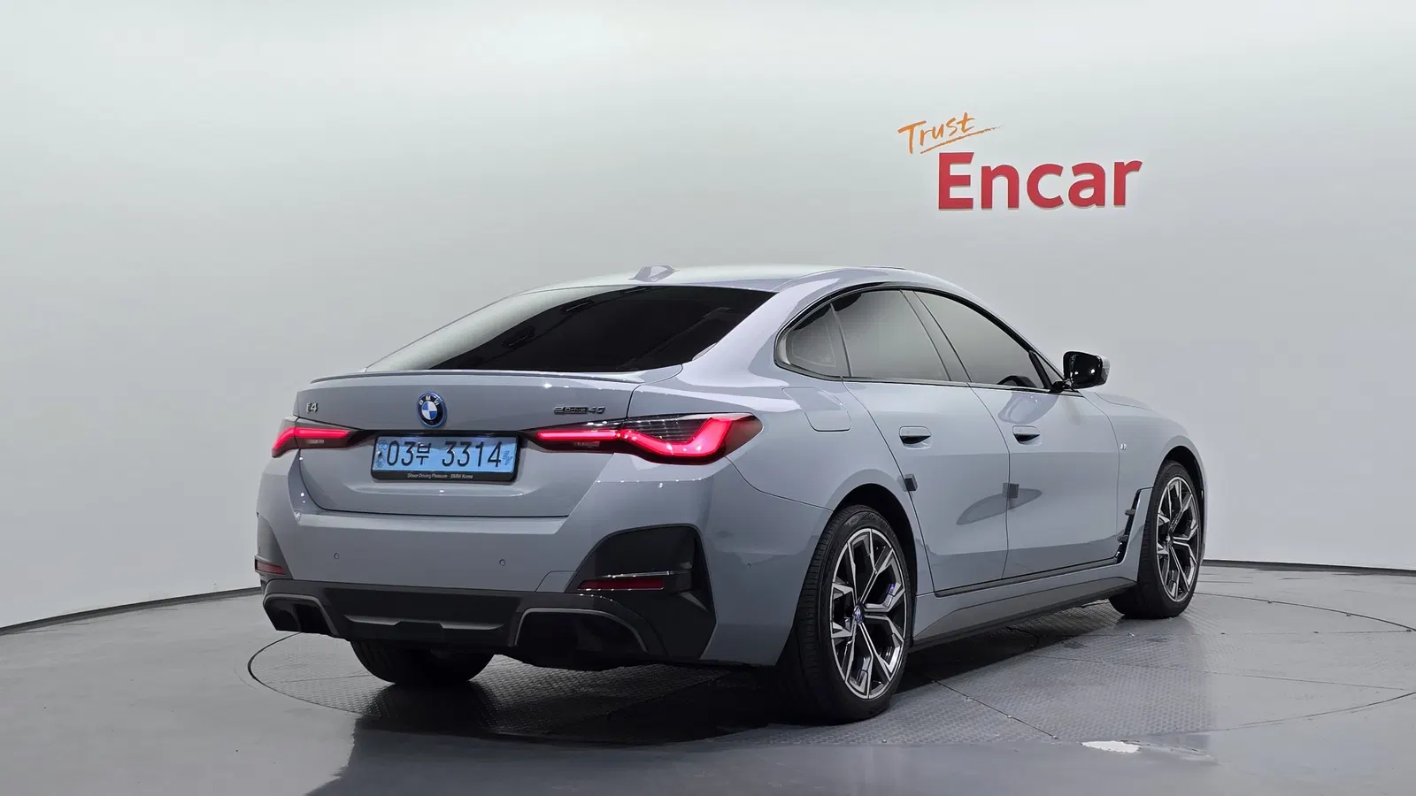BMW i4 eDrive40 M Sport Pro 2022 — photo 1 sur 34
