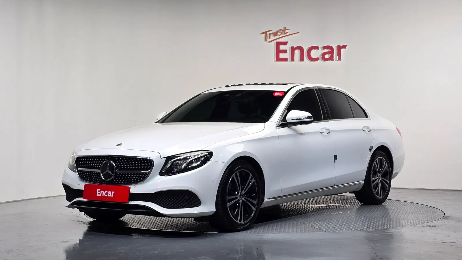 Mercedes-Benz Classe E E300 Avantgarde (W213) 2020 — photo 1 sur 33