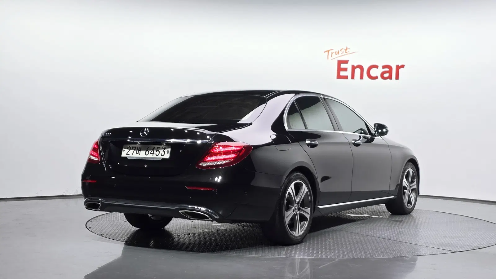 Mercedes-Benz Classe E E300 Avantgarde (W213) 2019 — photo 1 sur 30