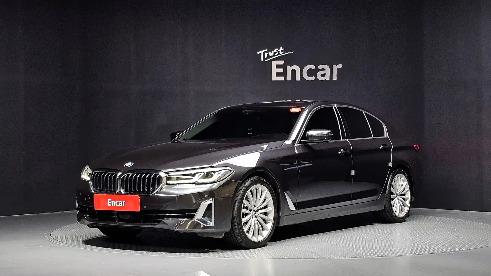BMW Série 5 (G30) 530i xDrive Luxury 2023 — photo 1 sur 33