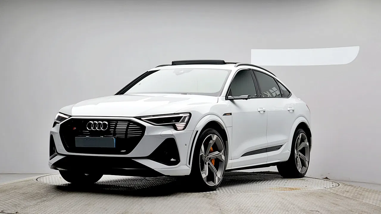 Audi e-tron S Sportback 2023 — photo 1 sur 26
