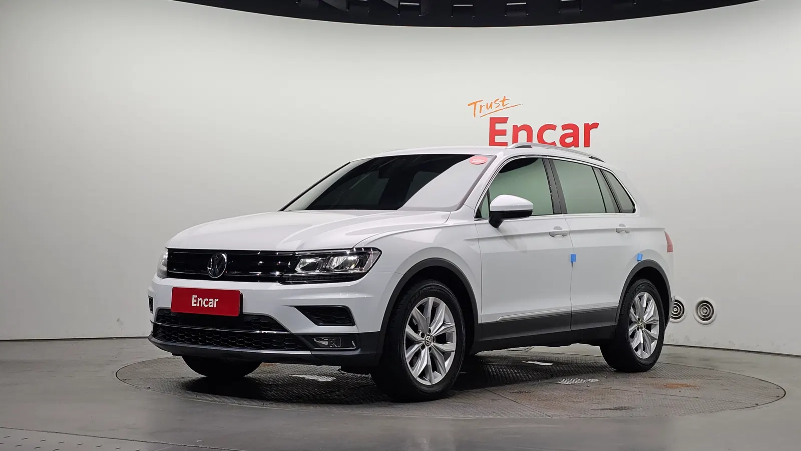 Volkswagen Tiguan 2e génération 2.0 TDI Premium 2020 — photo 1 sur 32