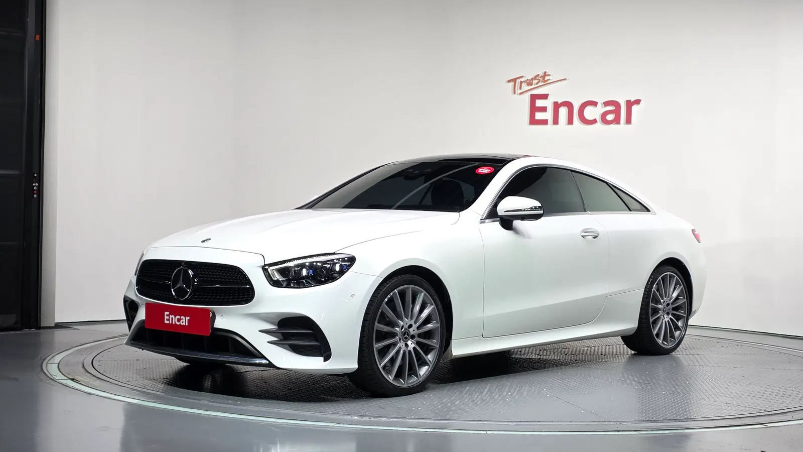 Mercedes-Benz Classe E E450 4MATIC Coupé (W213) 2021 — photo 1 sur 32