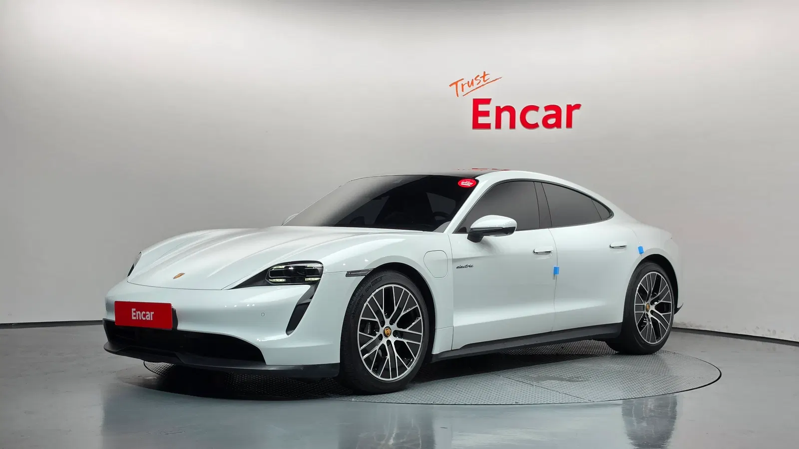 Porsche Taycan Base 2023 — photo 1 sur 37