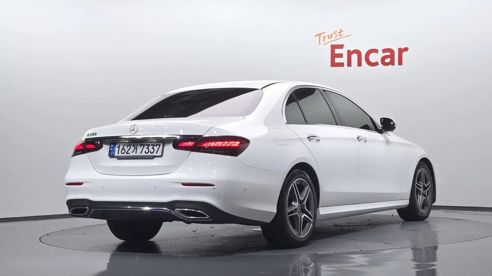 Mercedes-Benz Classe E AMG Line · E250 (W213) 2023 — photo 1 sur 34