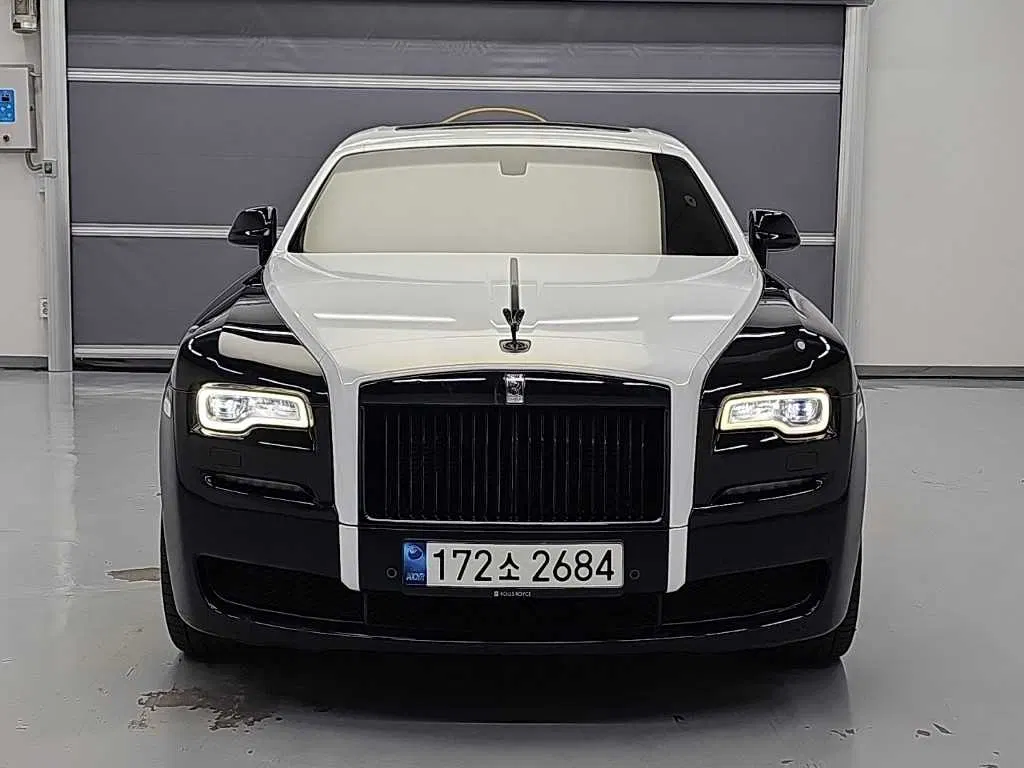 Rolls-Royce Ghost 6.6 V12 2015 — photo 1 sur 23