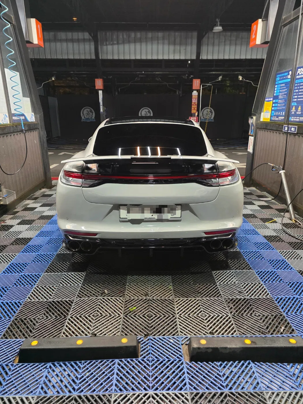 Porsche Panamera 4.8 4S 2010 — photo 1 sur 26
