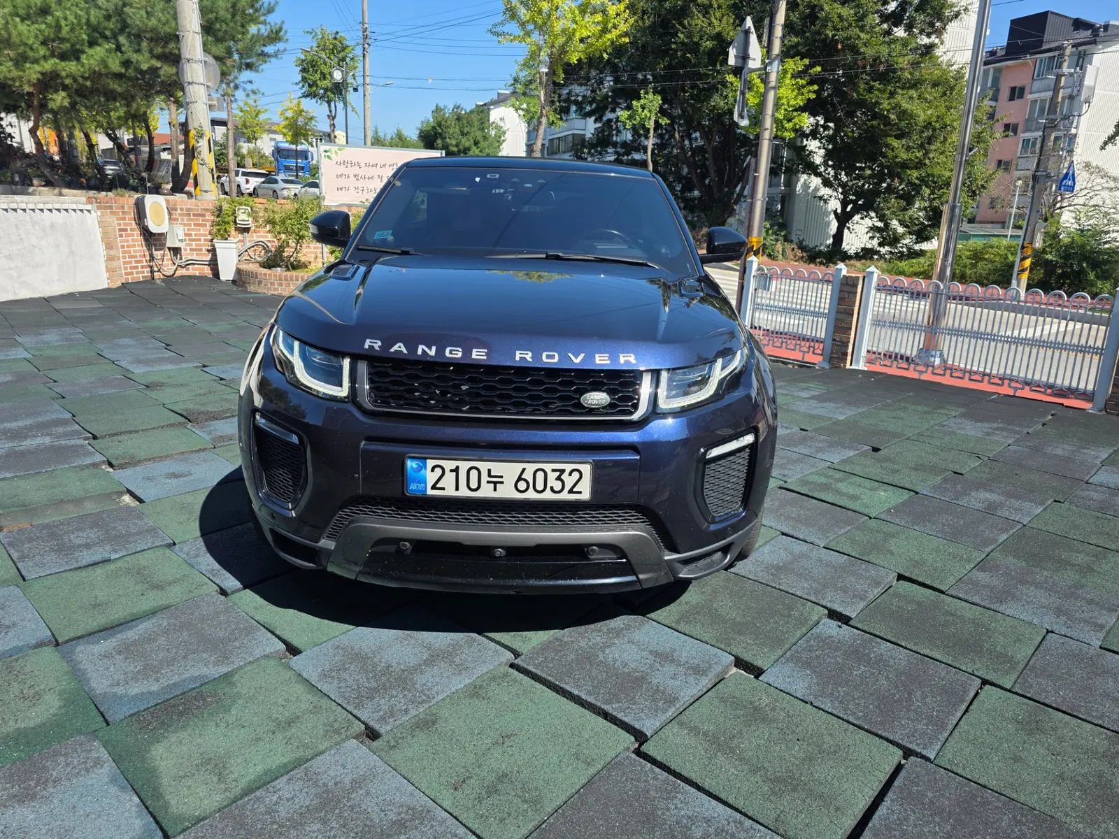 Land Rover Range Rover Evoque 2.0 TD4 HSE Dynamic Convertible 2017 — photo 1 sur 10