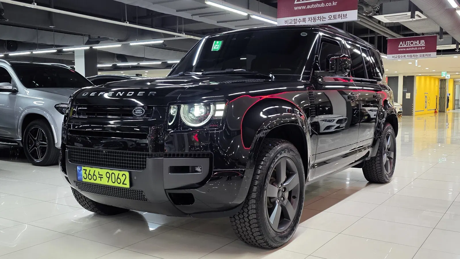 Land Rover Defender (L663) 110 D300 X-Dynamic HSE 2026 — photo 1 sur 26
