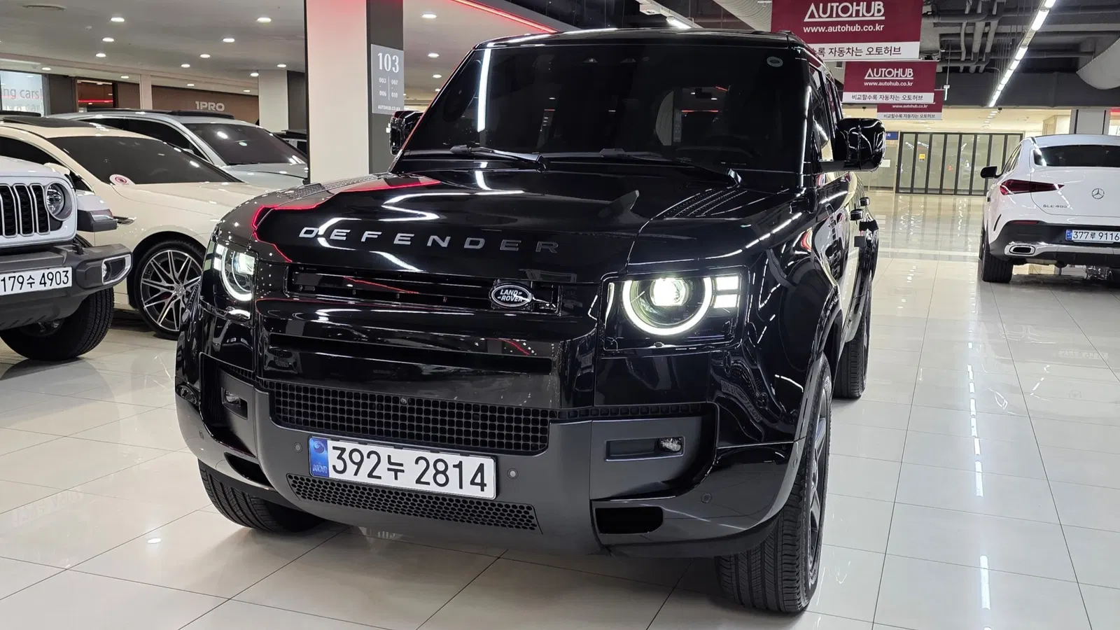 Land Rover Defender (L663) 110 P300 X-Dynamic SE 2026 — photo 1 sur 26