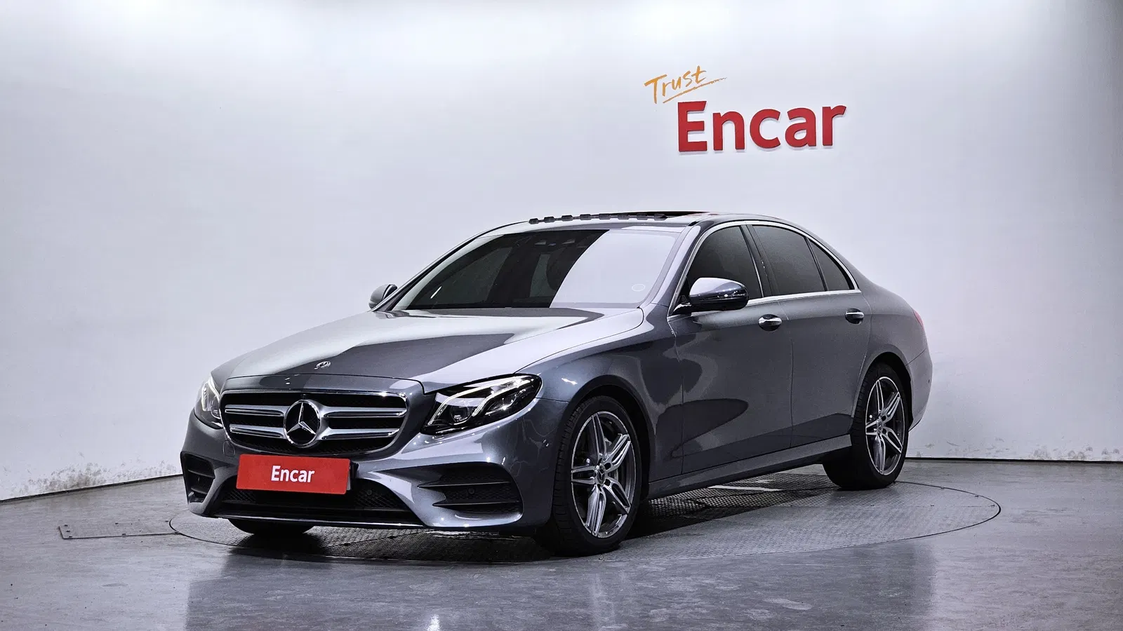 Mercedes-Benz Classe E AMG Line · E300 (W213) 2019 — photo 1 sur 32