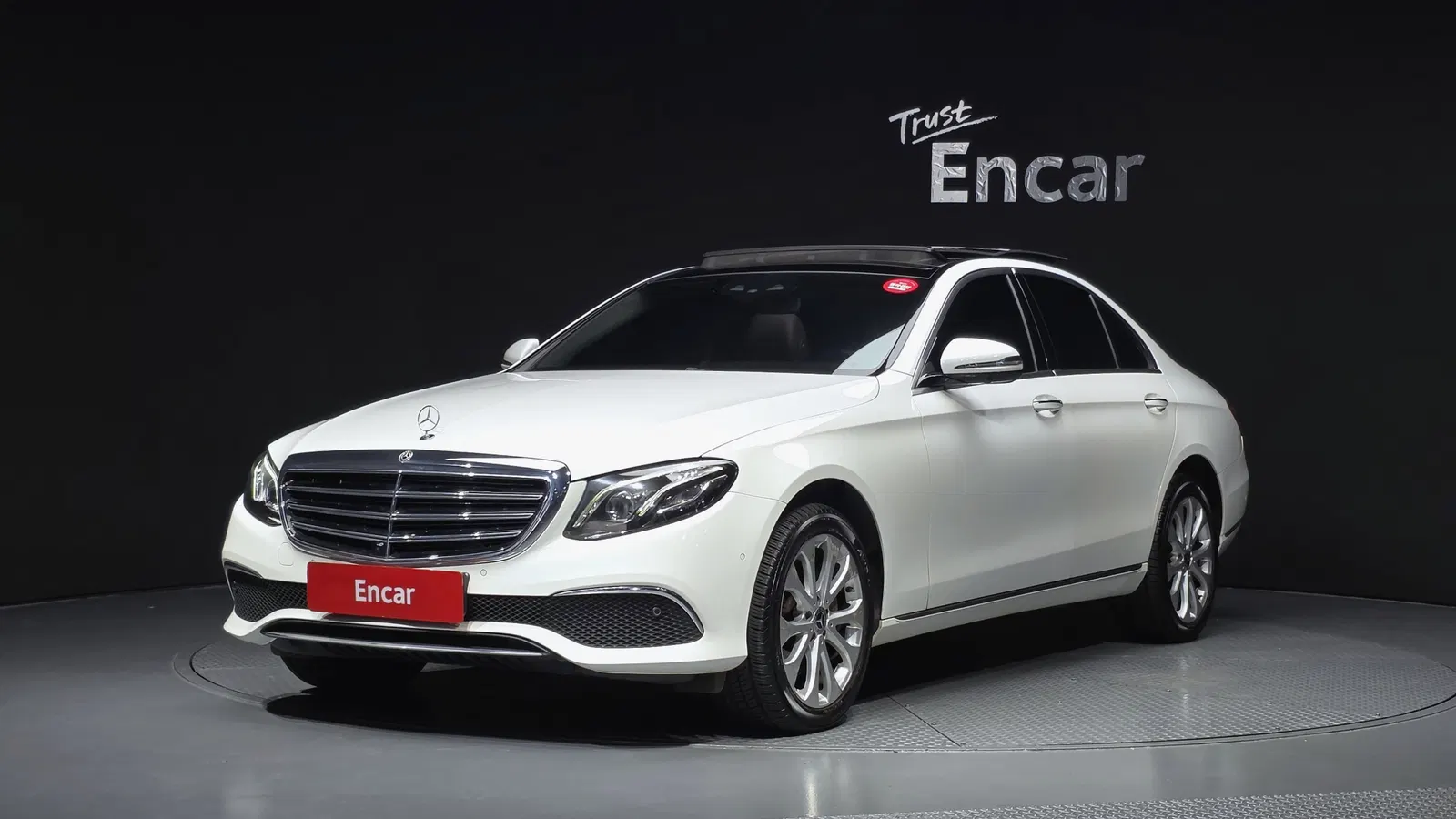 Mercedes-Benz Classe E E300 4MATIC Exclusive (W213) 2019 — photo 1 sur 37