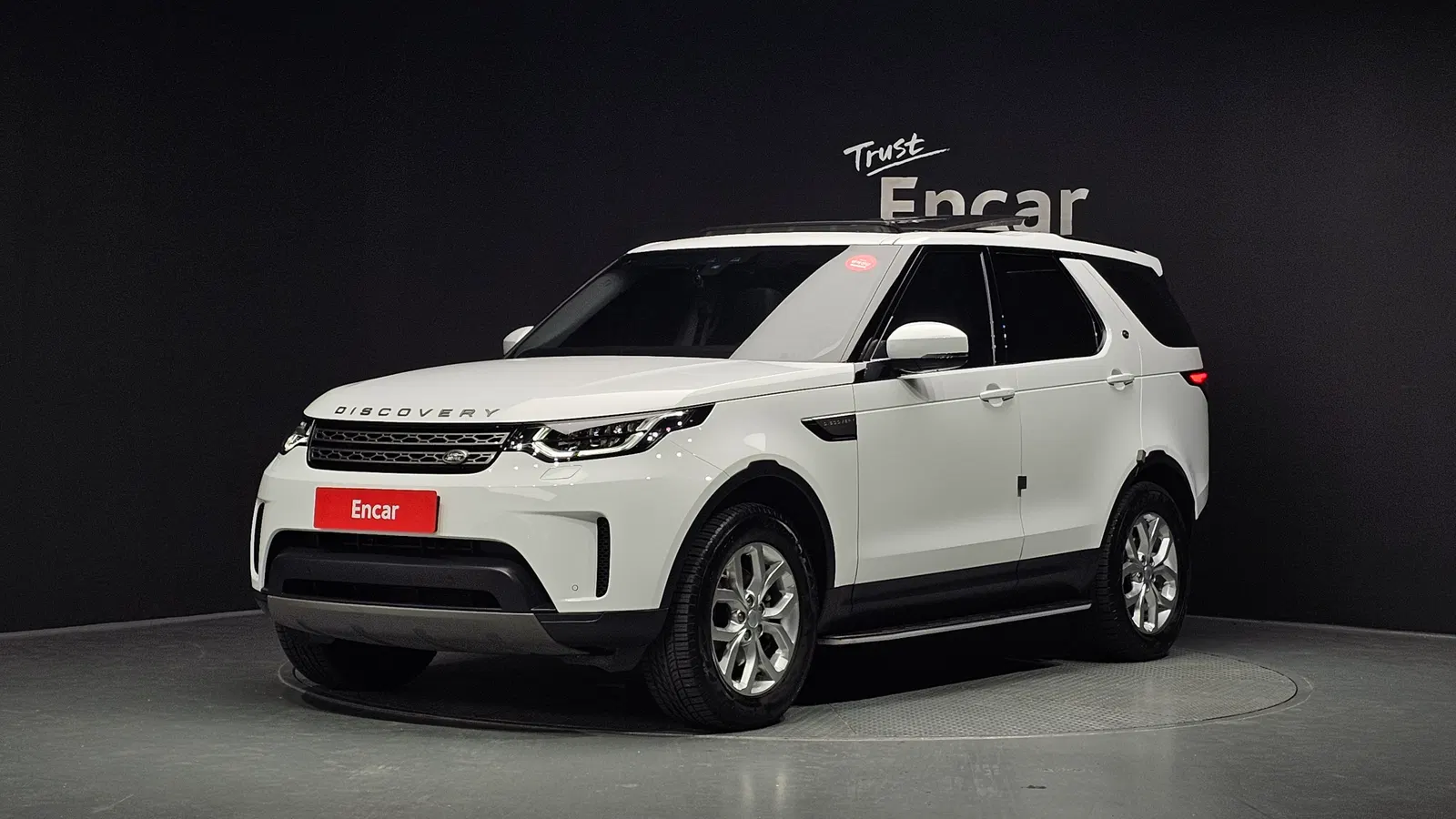 Land Rover Discovery 5 2.0 SD4 SE 2018 — photo 1 sur 31