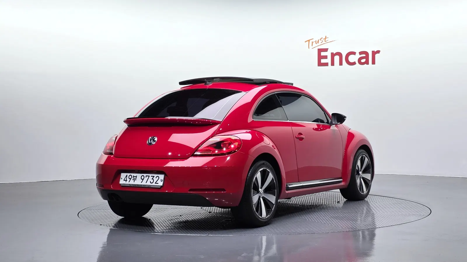 Volkswagen Beetle 2.0 TDI Premium 2015 — photo 1 sur 32