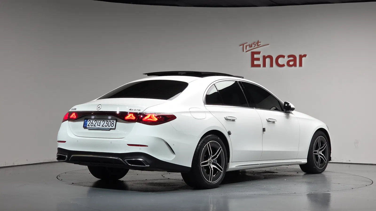 Mercedes-Benz Classe E AMG Line · E300 4MATIC (W214) 2025 — photo 1 sur 37
