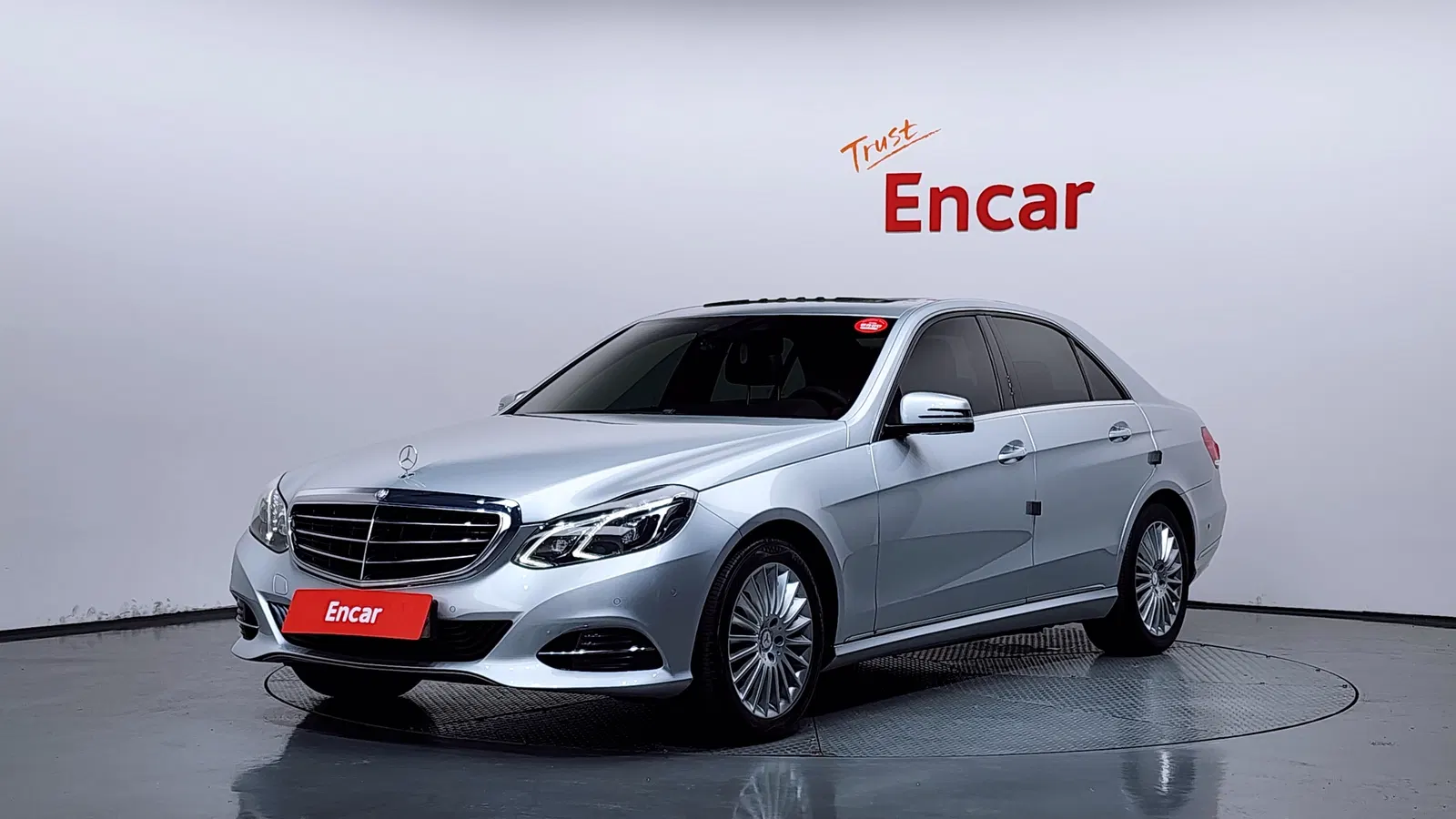 Mercedes-Benz Classe E E300 Elegance (W212) 2014 — photo 1 sur 20