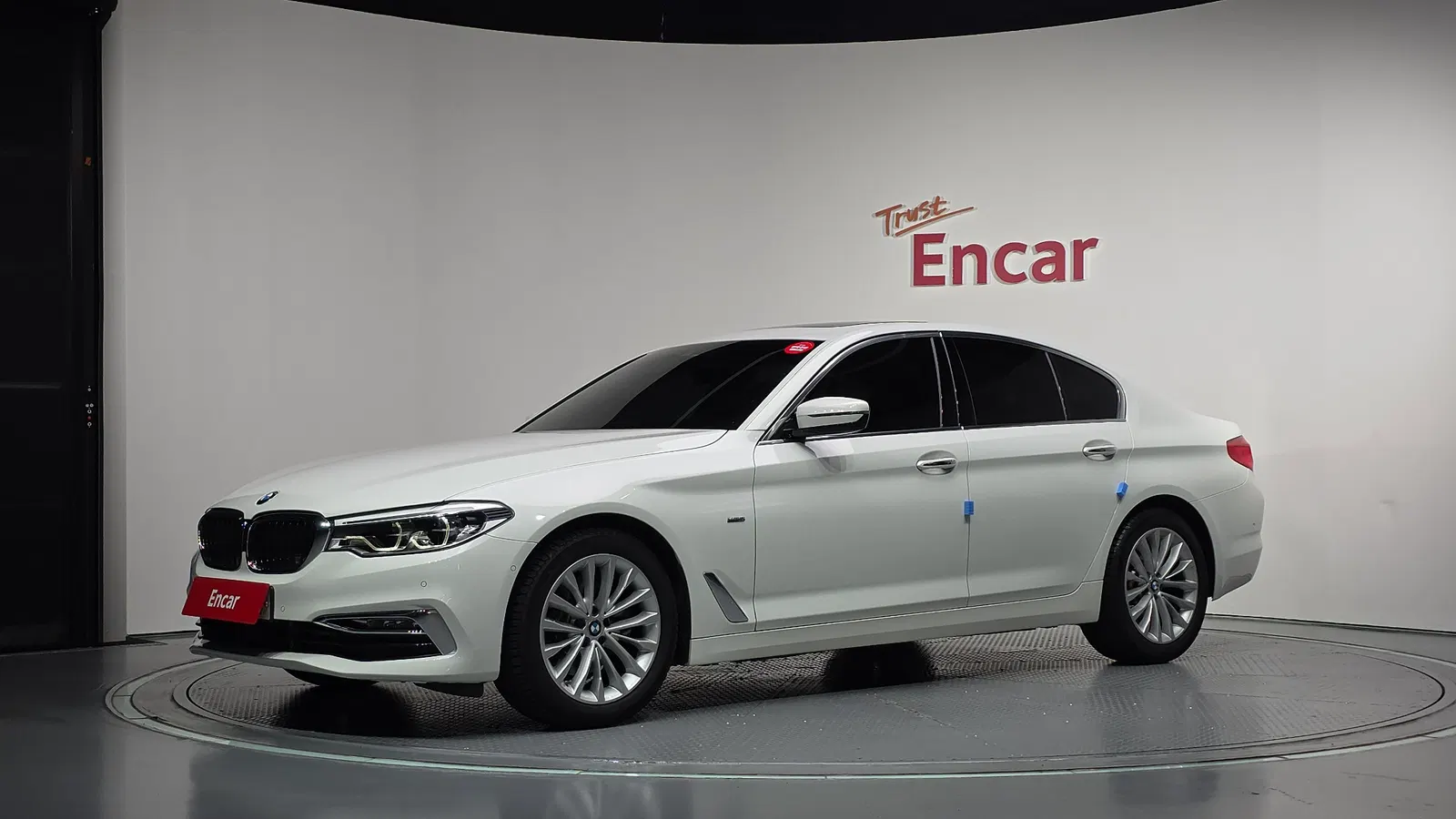 BMW Série 5 (G30) 520d Luxury Special Edition 2018 — photo 1 sur 39