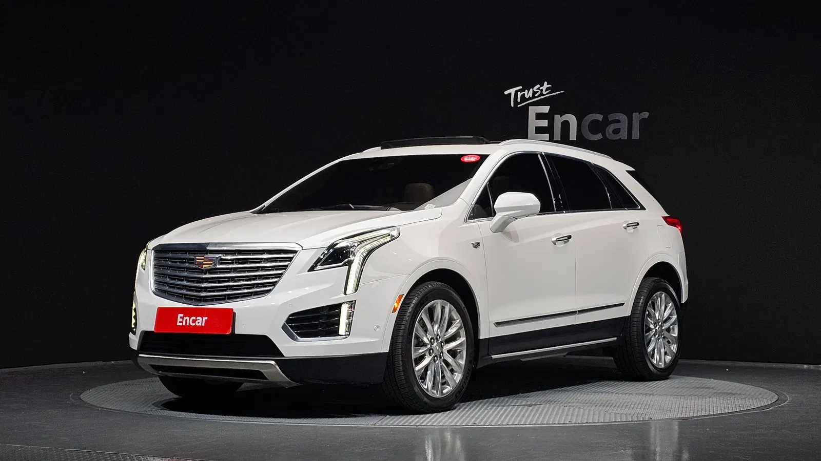 Cadillac XT5 3.6 Platinum AWD 2017 — photo 1 sur 20