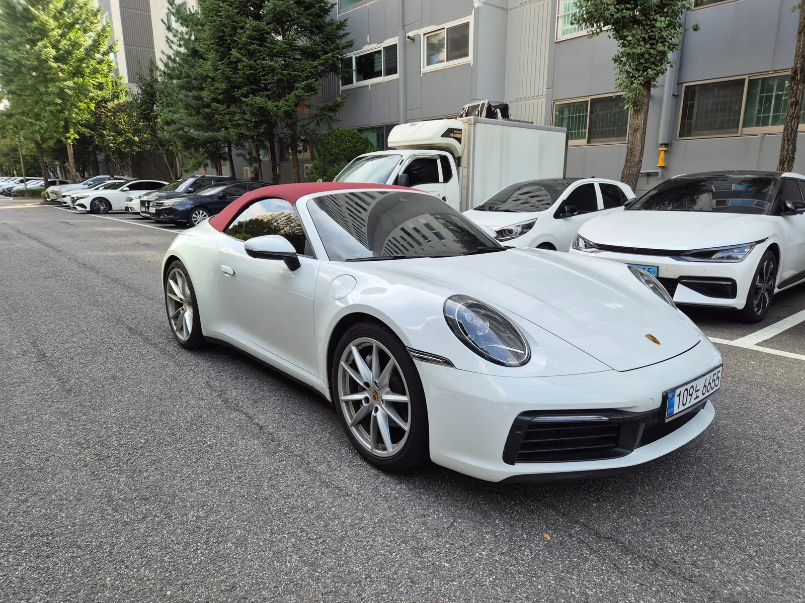 Porsche 911 (992) Carrera Cabriolet 2020 — photo 1 sur 19