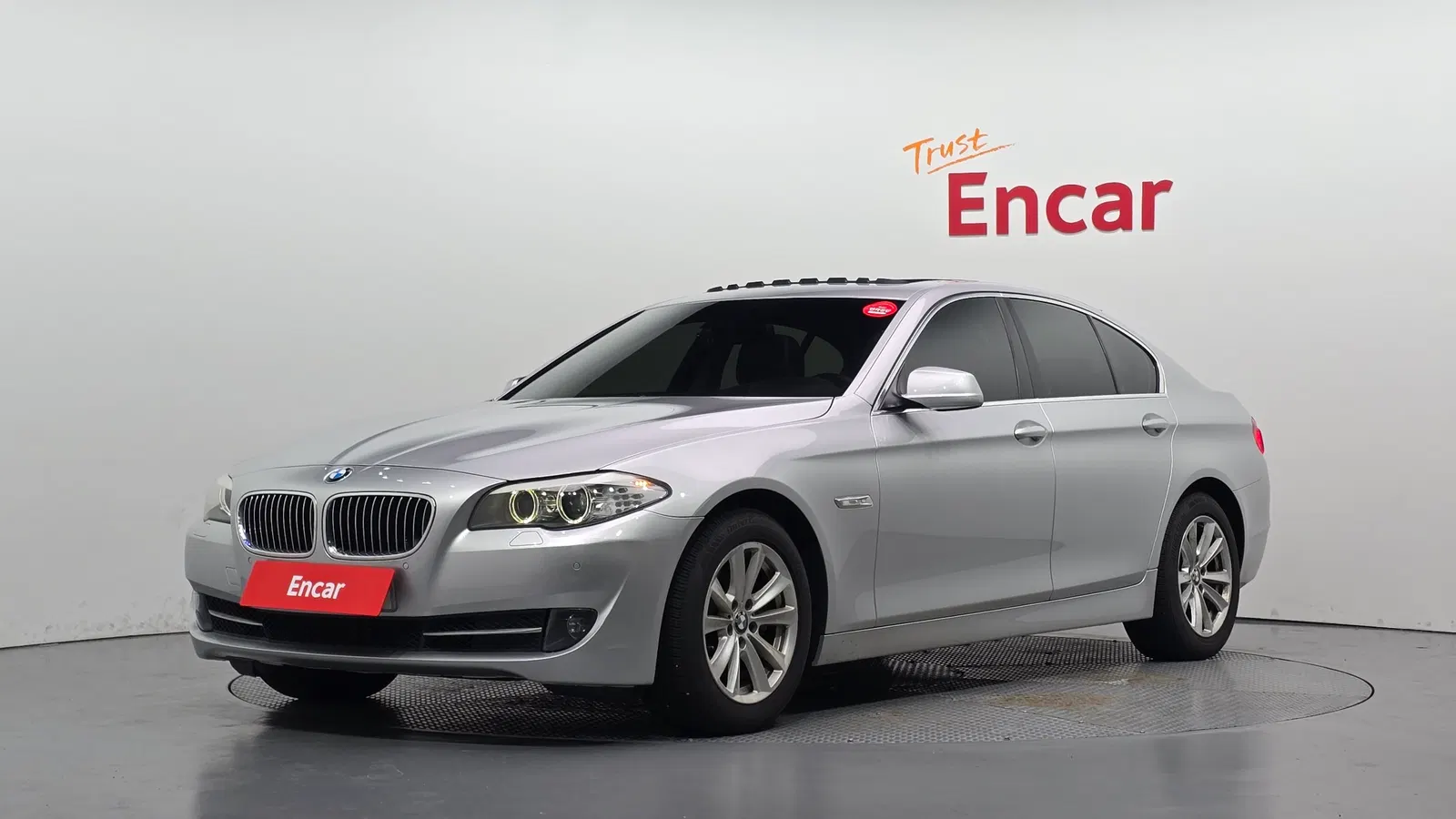 BMW Série 5 (F10) 528i 2011 — photo 1 sur 20