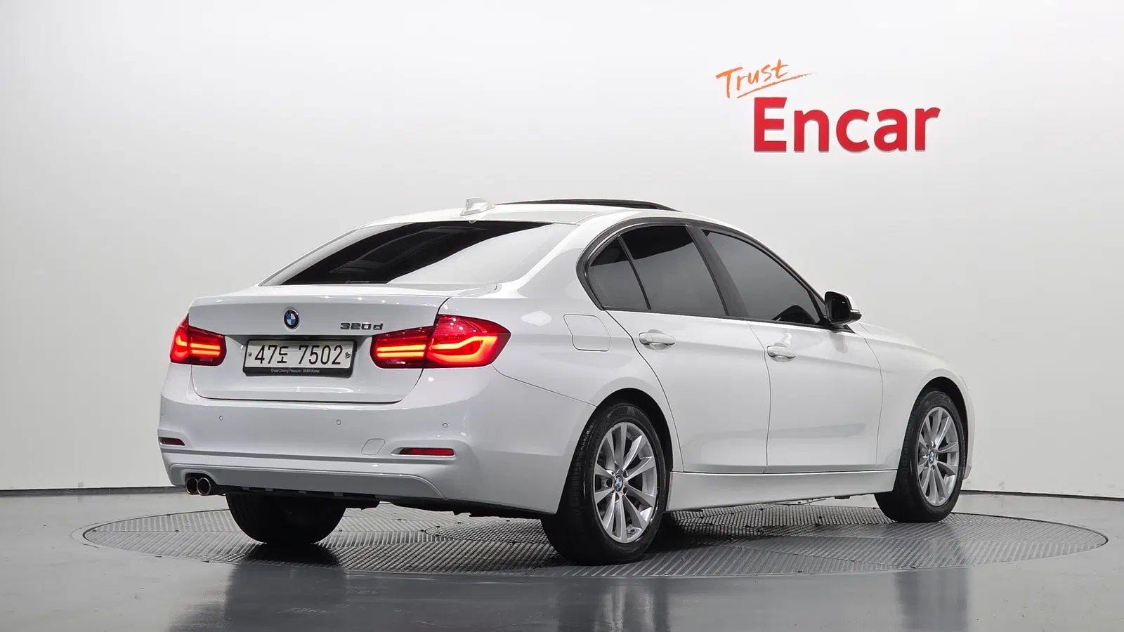 BMW Série 3 (F30) 320d 2018 — photo 1 sur 31