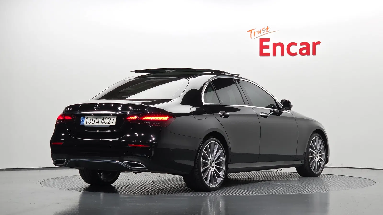 Mercedes-Benz Classe E AMG Line · E350 4MATIC (W213) 2022 — photo 1 sur 32