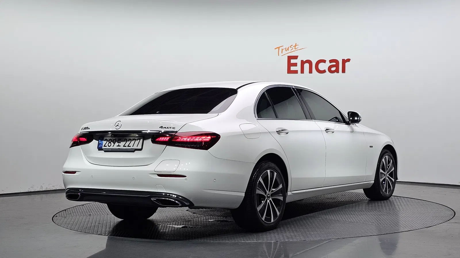 Mercedes-Benz Classe E E300e 4MATIC Exclusive (W213) 2021 — photo 1 sur 30
