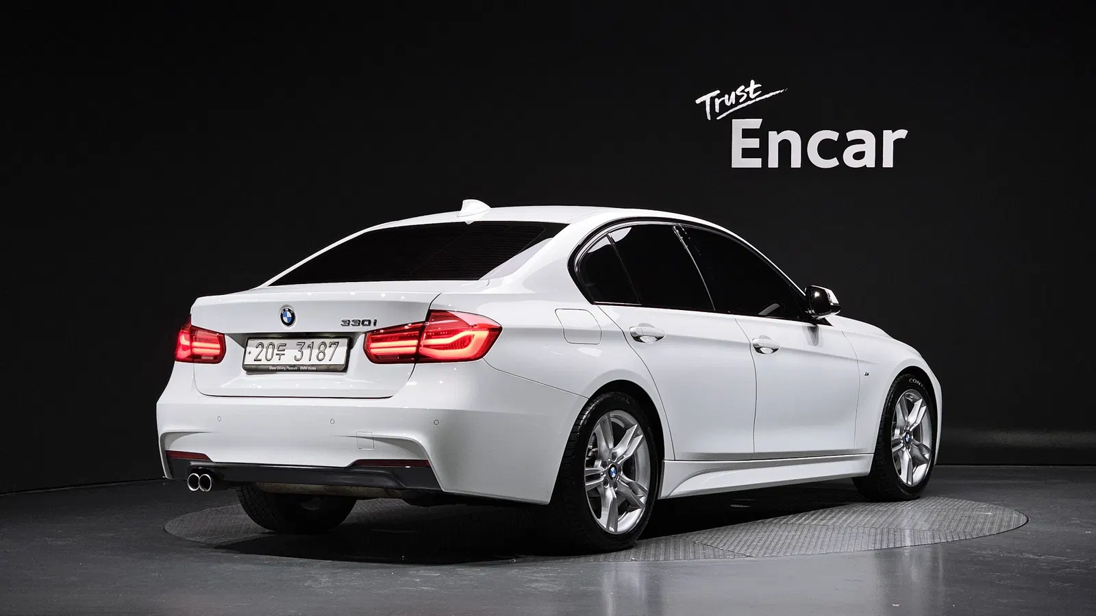 BMW Série 3 (F30) 330i M Sport 2017 — photo 1 sur 30