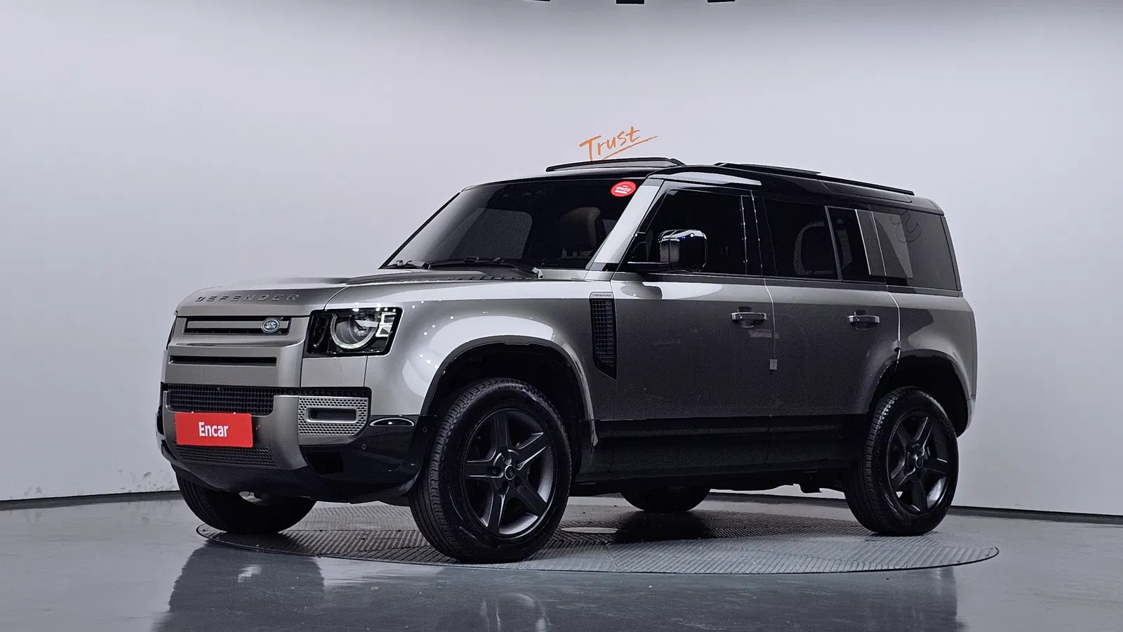 Land Rover Defender (L663) 110 P300 X-Dynamic SE 2025 — photo 1 sur 38