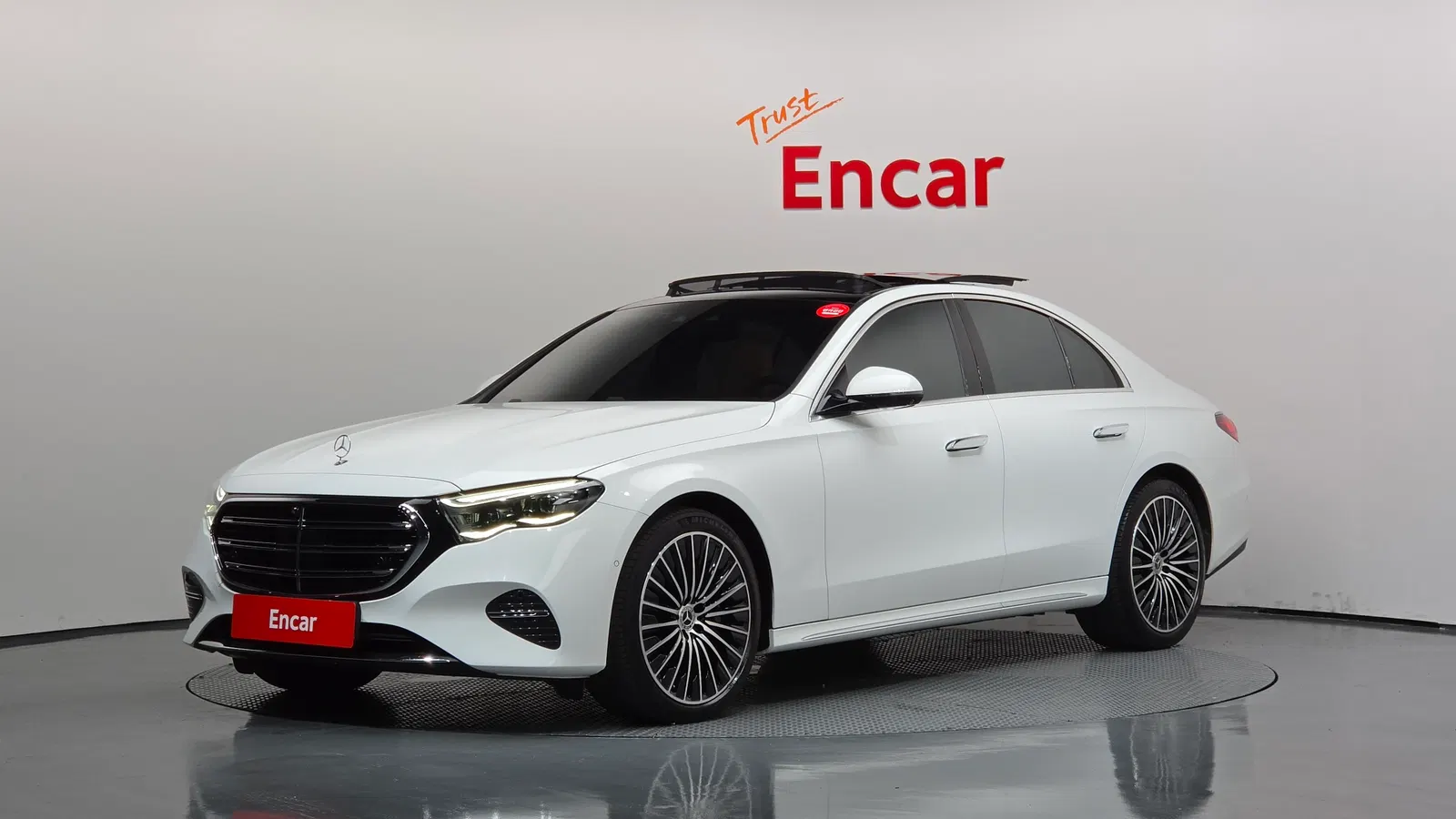 Mercedes-Benz Classe E E450 4MATIC Exclusive (W214) 2024 — photo 1 sur 42