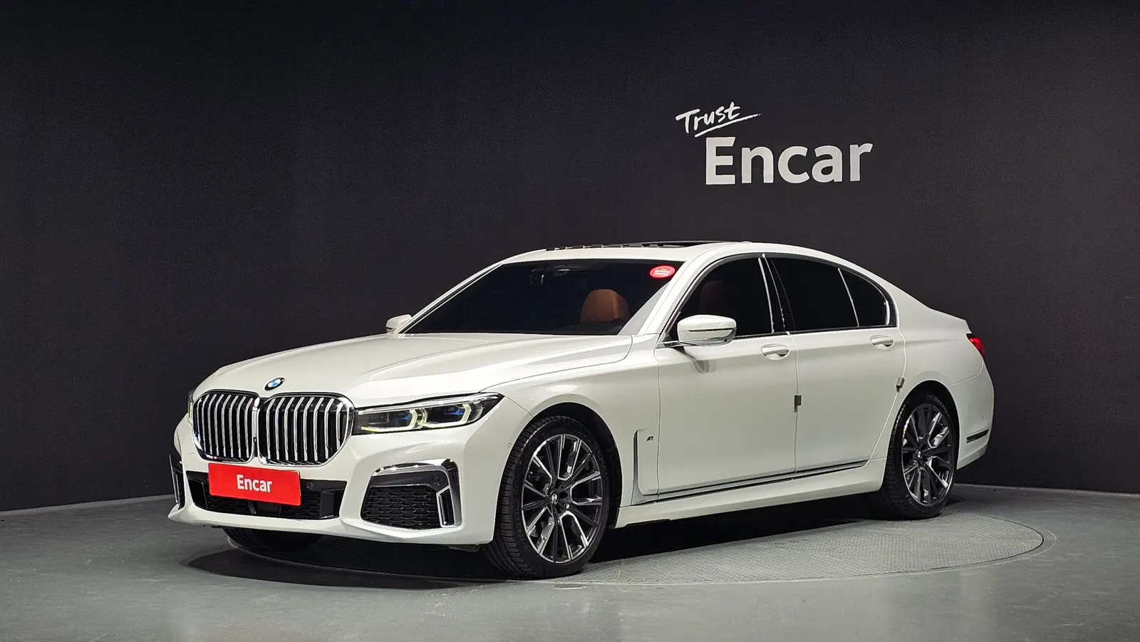 BMW Série 7 (G11) 730d xDrive M Sport 2020 — photo 1 sur 26