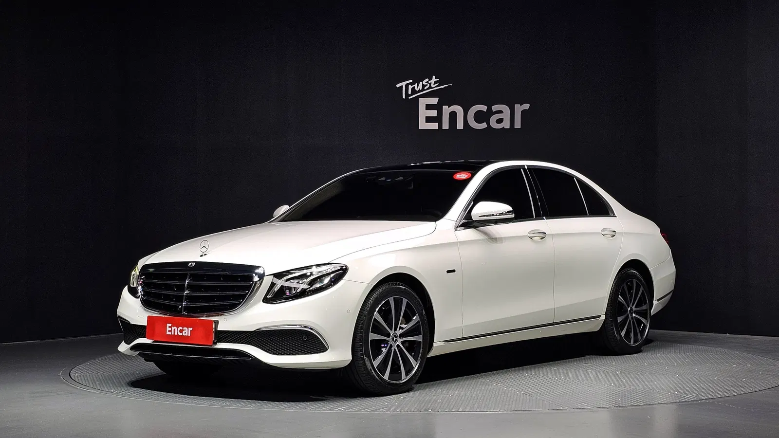 Mercedes-Benz Classe E E300e Exclusive (W213) 2019 — photo 1 sur 33