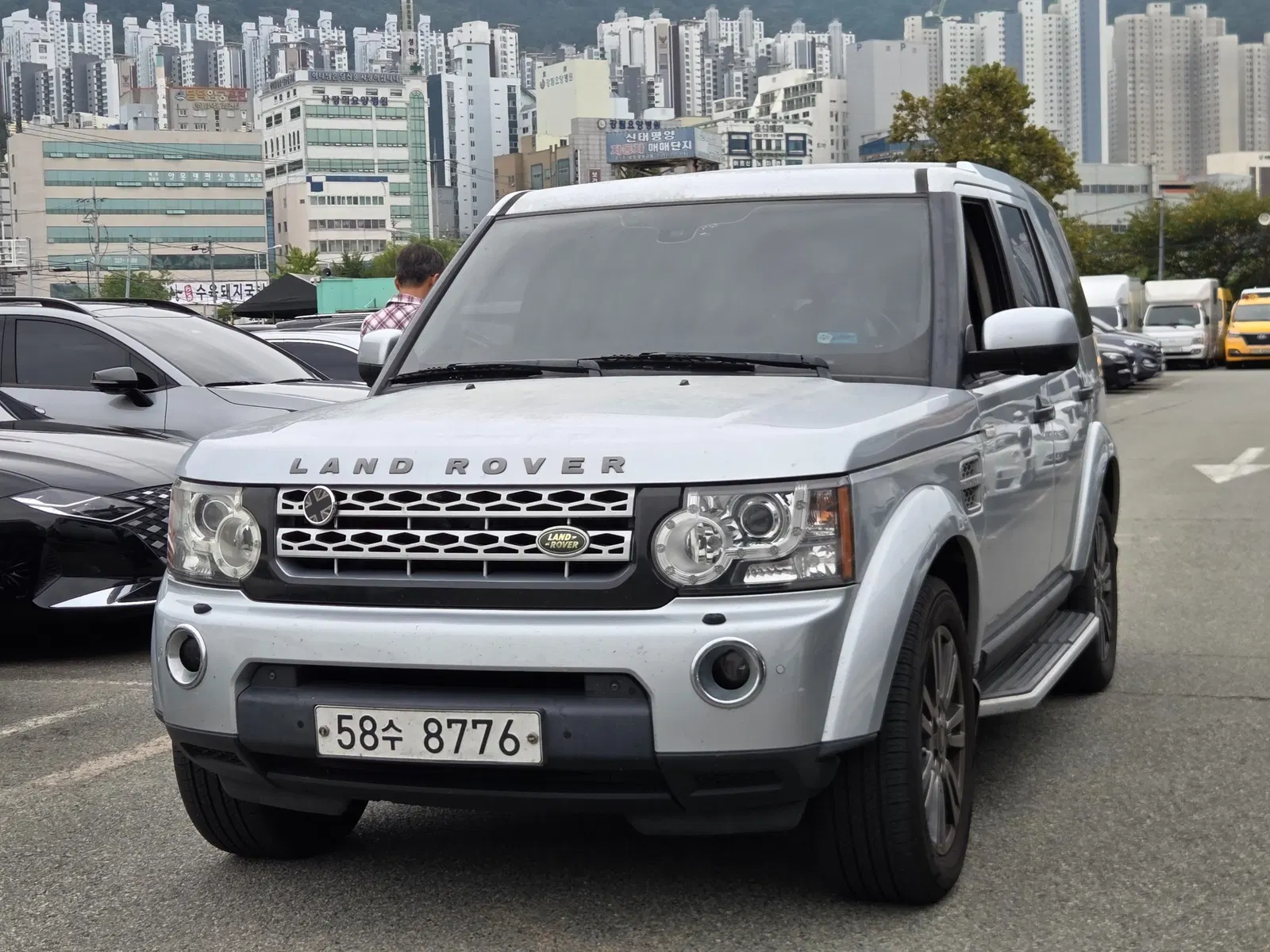 Land Rover Discovery 4 3.0 TDV6 HSE 2010 — photo 1 sur 23