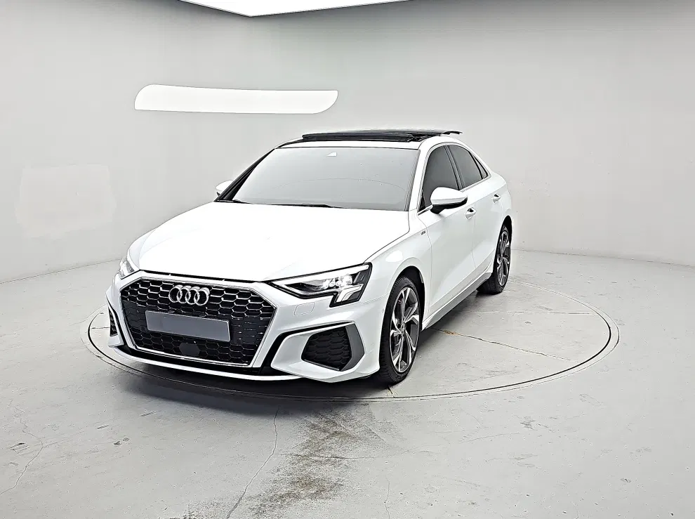 Audi A3 (8Y) 40 TFSI Premium 2023 — photo 1 sur 24
